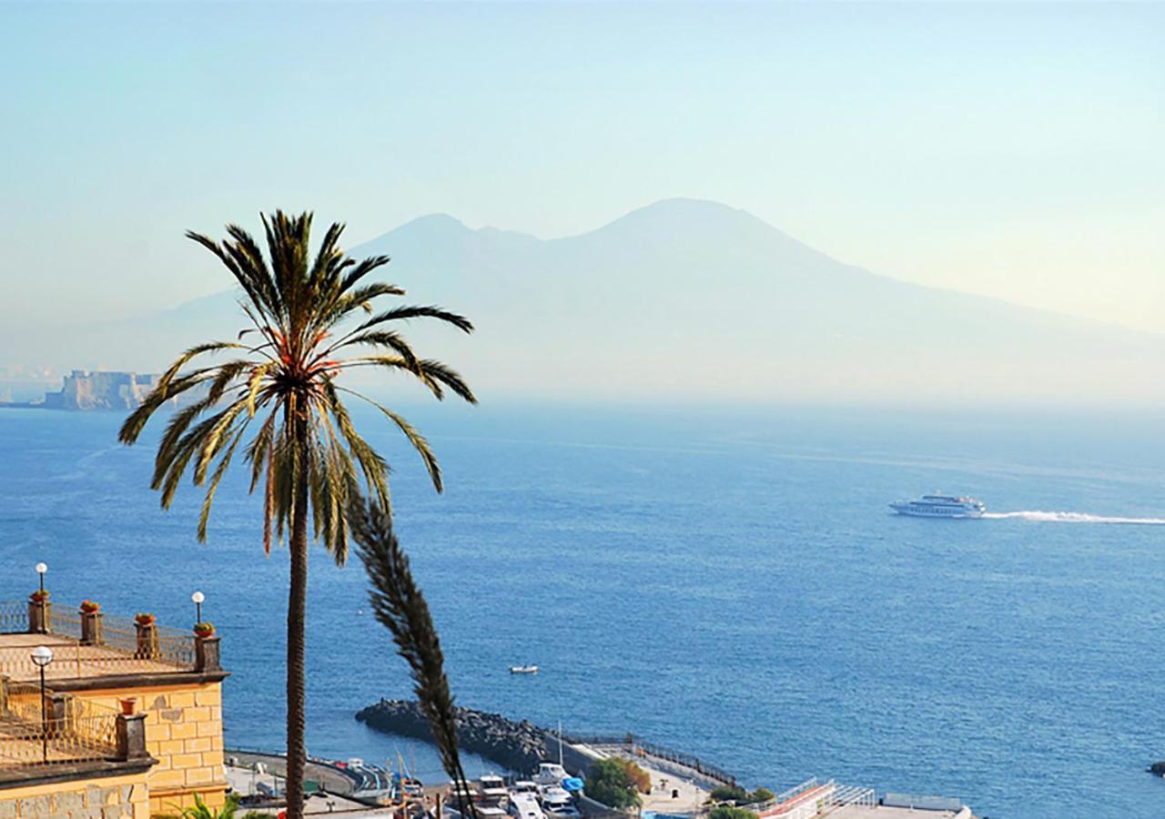Appartement Metro Amedeo - Stanza Privata Con Vasca Idromassaggio à Naples Extérieur photo