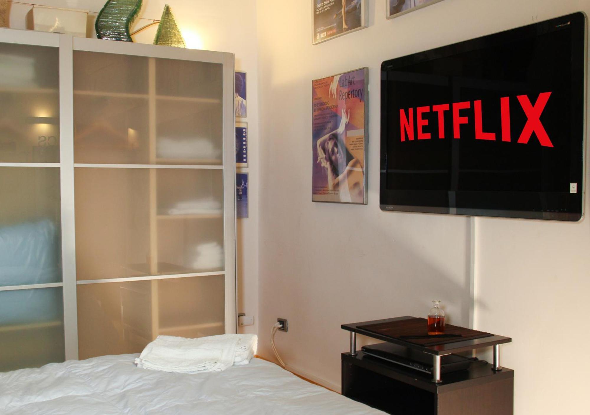 Appartement Metro Amedeo - Stanza Privata Con Vasca Idromassaggio à Naples Extérieur photo
