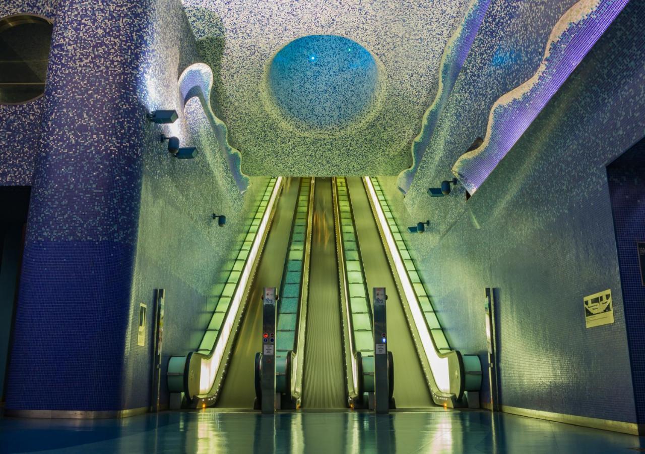 Appartement Metro Amedeo - Stanza Privata Con Vasca Idromassaggio à Naples Extérieur photo